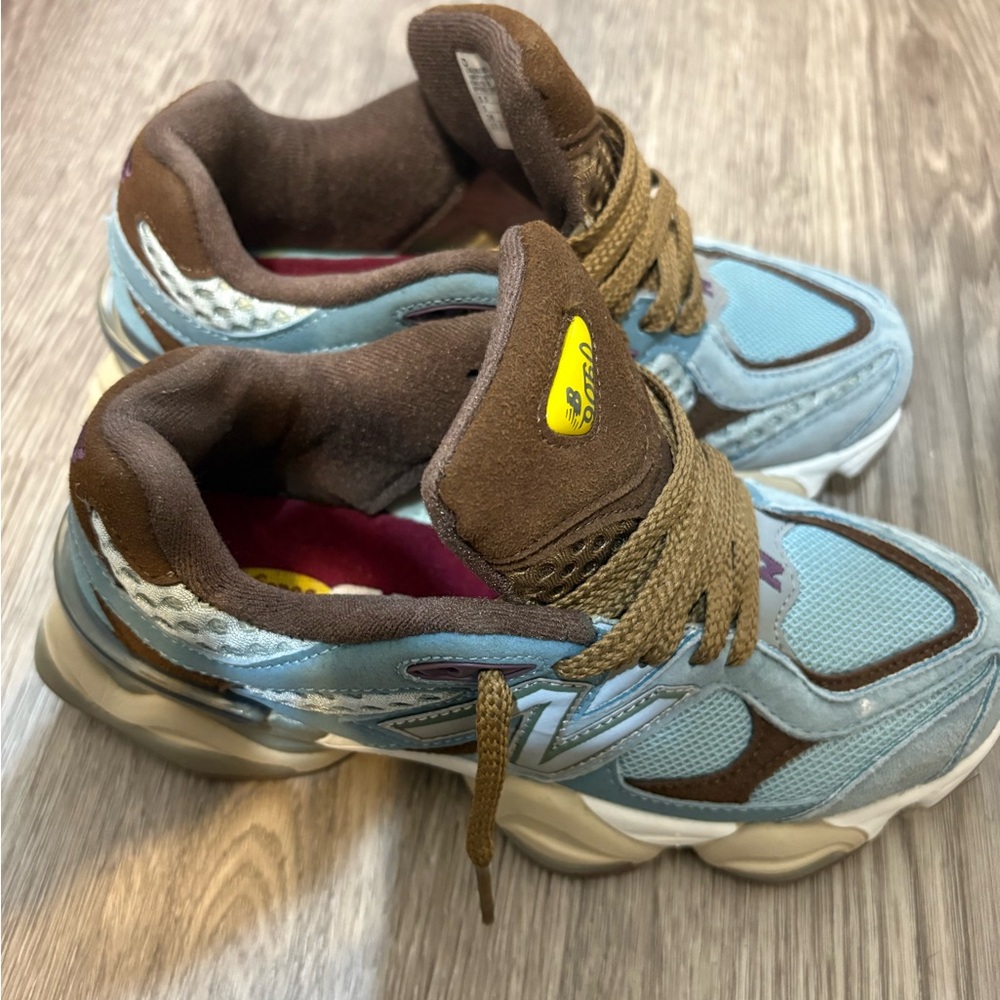 New Balance Kids Sneakers in Blue and Brown